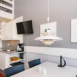 6 Person In Fan By Traum Apartamento
