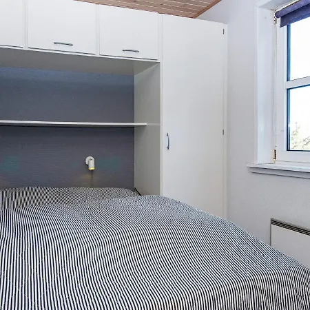 6 Person In Fan By Traum *