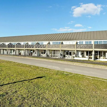 6 Person In Fan By Traum *